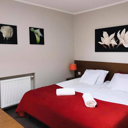 Astral Aparthotel Raszyn Luaran gambar