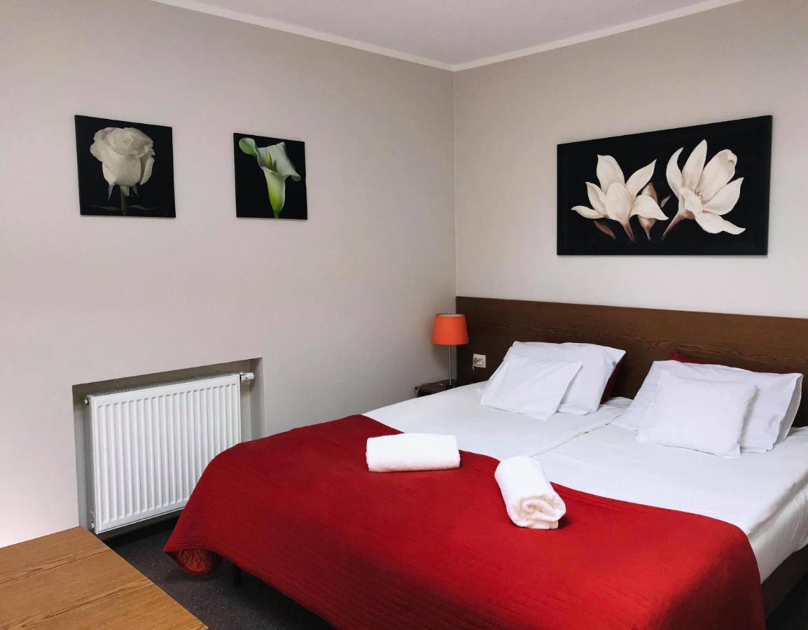 Astral Aparthotel Raszyn Luaran gambar