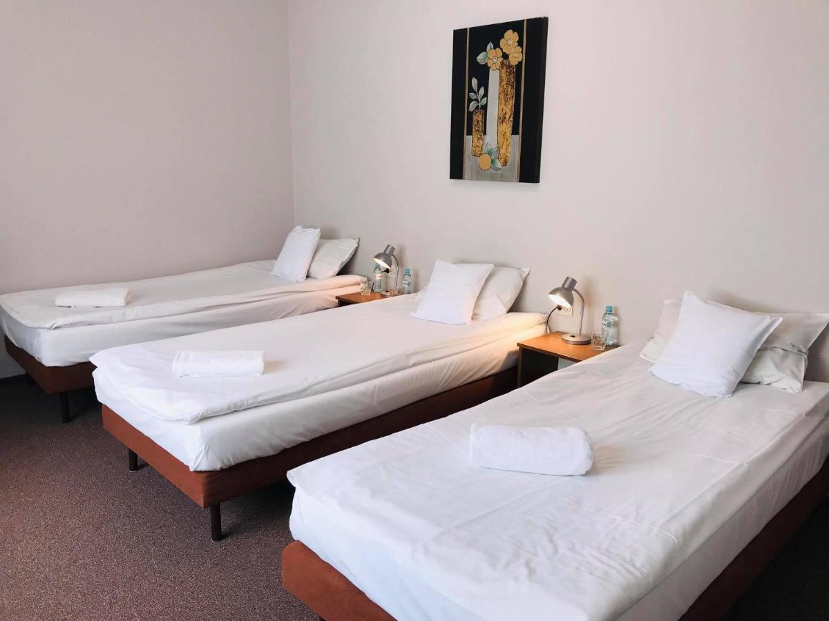 Astral Aparthotel Raszyn Luaran gambar