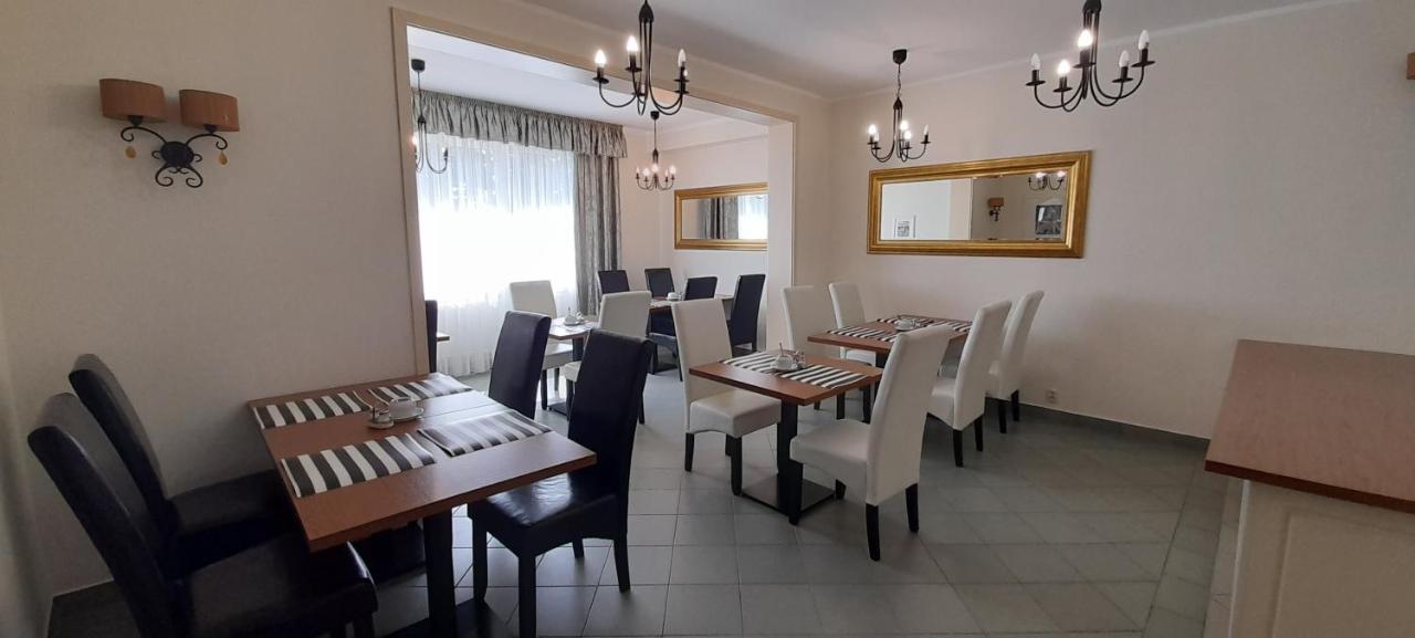 Astral Aparthotel Raszyn Luaran gambar