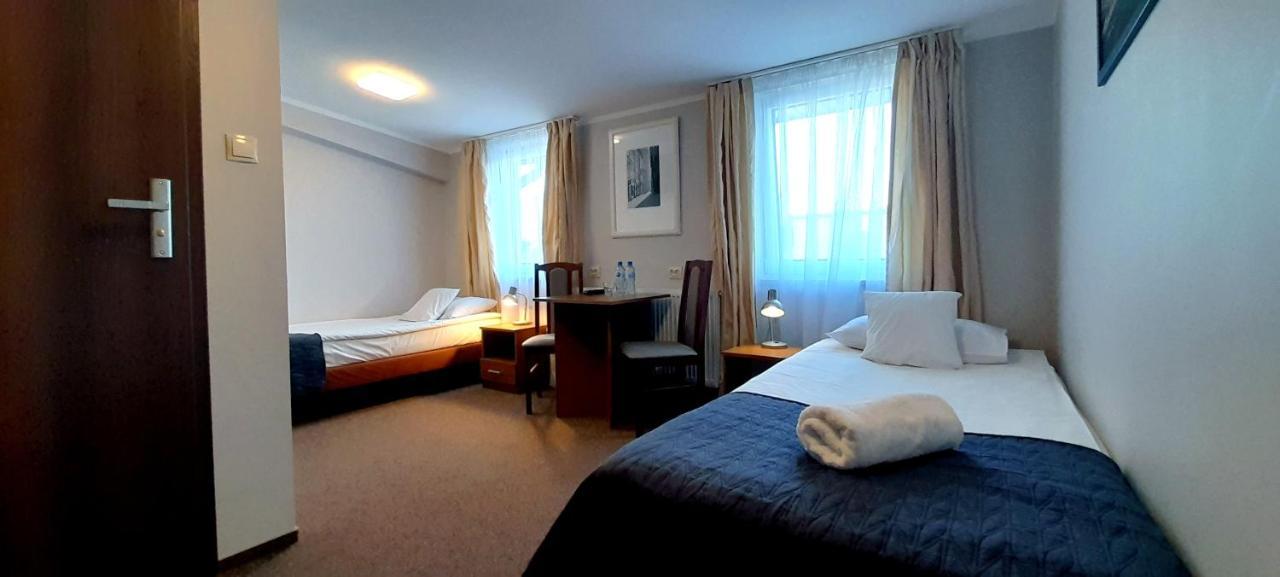 Astral Aparthotel Raszyn Luaran gambar
