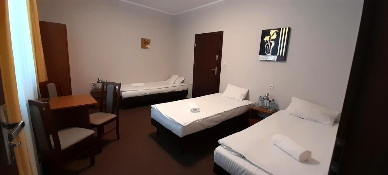 Astral Aparthotel Raszyn Luaran gambar