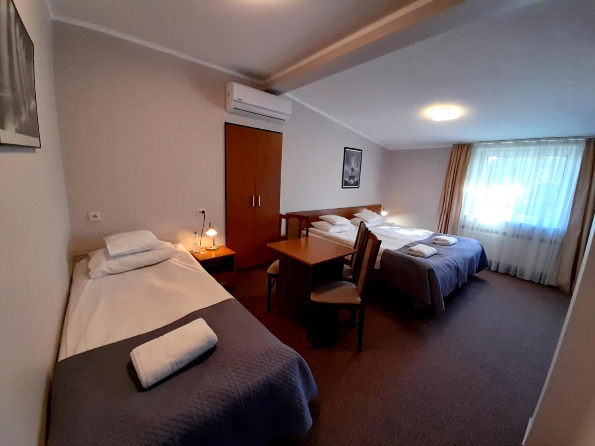 Astral Aparthotel Raszyn Luaran gambar