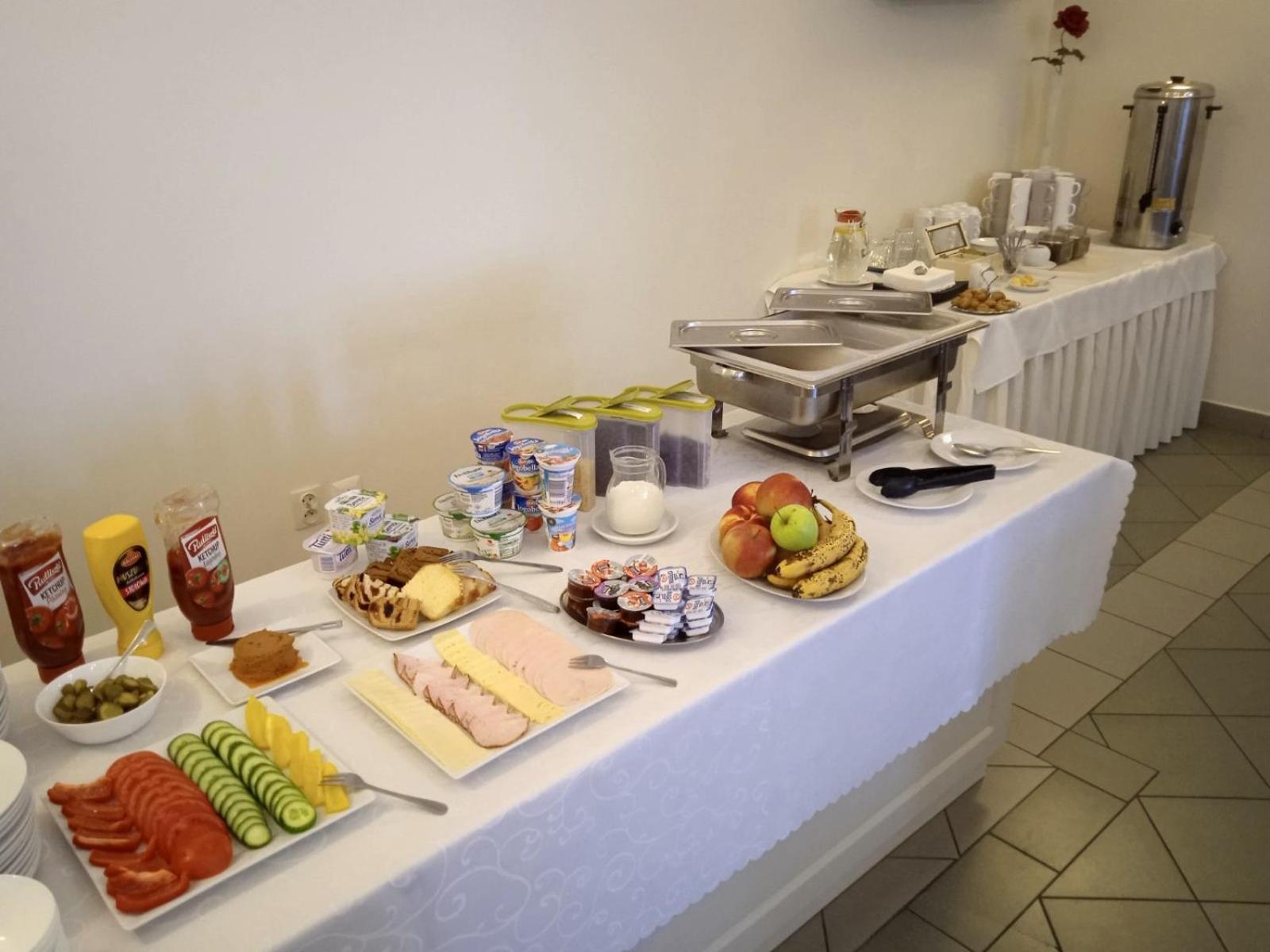 Astral Aparthotel Raszyn Luaran gambar